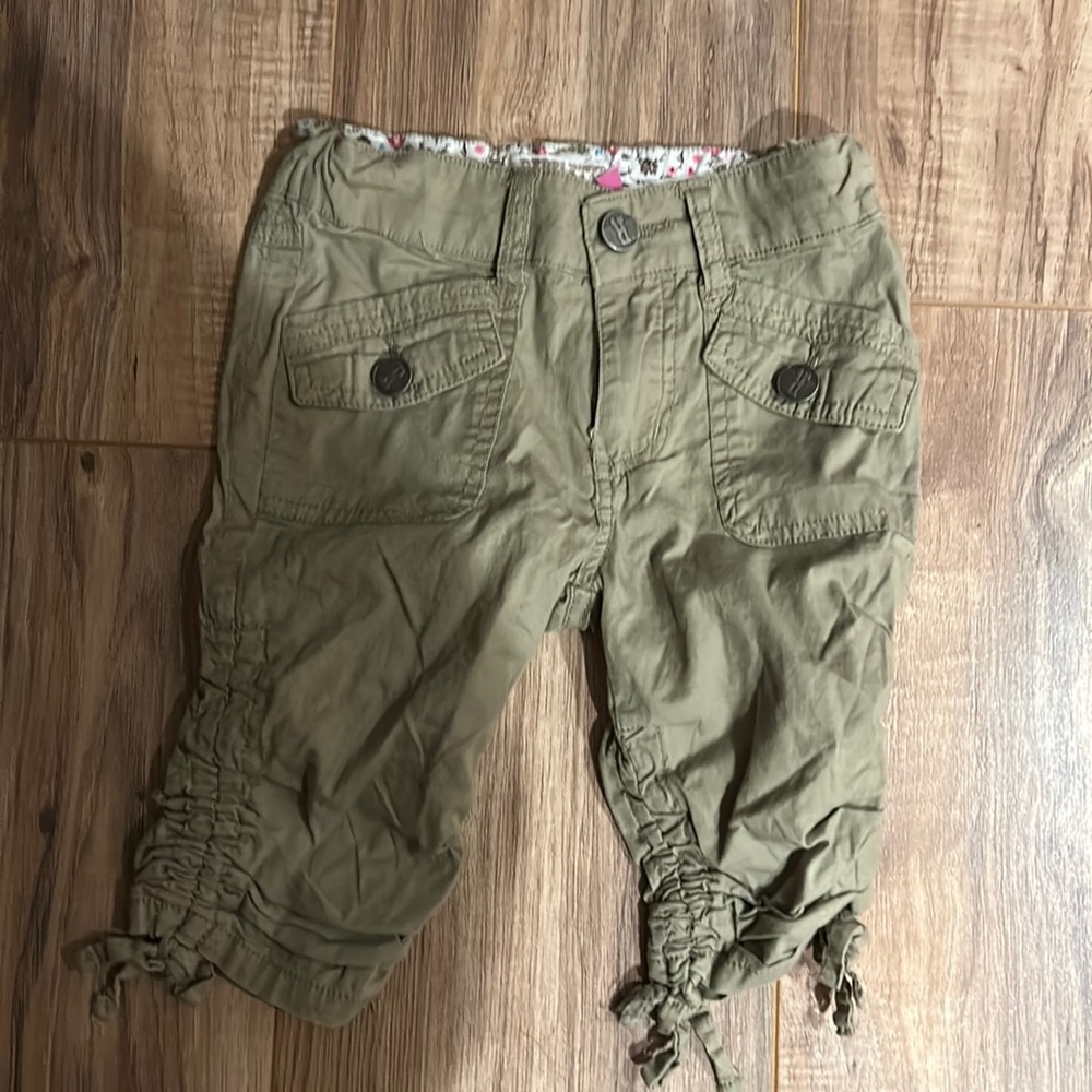 Rebelette girls size 5 cargo Capri pants
